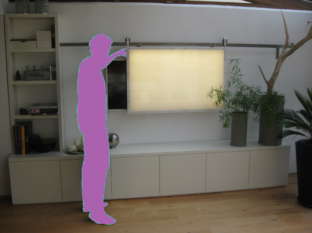 Kommode mit Fl&auml;chenbeleuchtungsk&ouml;rper